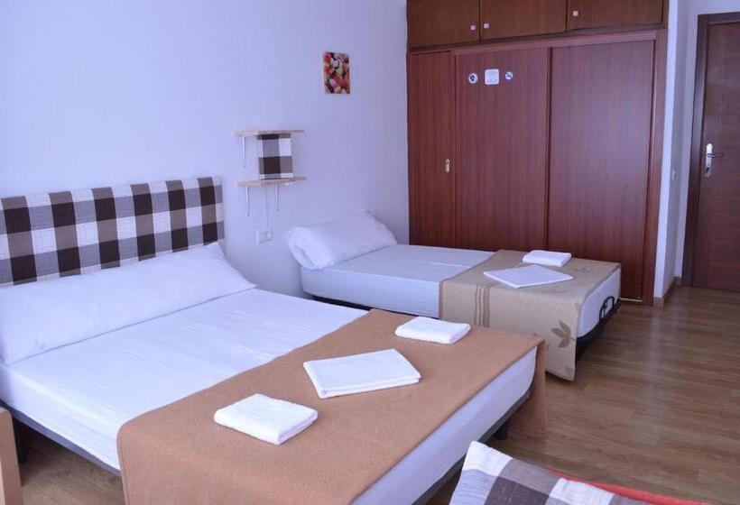 带共用浴室的标准房间, Ararat Hostel