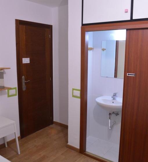 带共用浴室的标准房间, Ararat Hostel