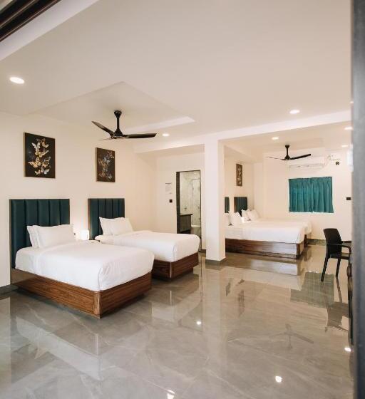 디럭스 4인 룸, Anjuna Blue Resort