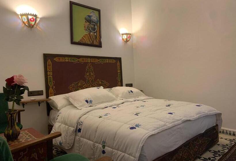 חדר דלוקס, Riad Tingis