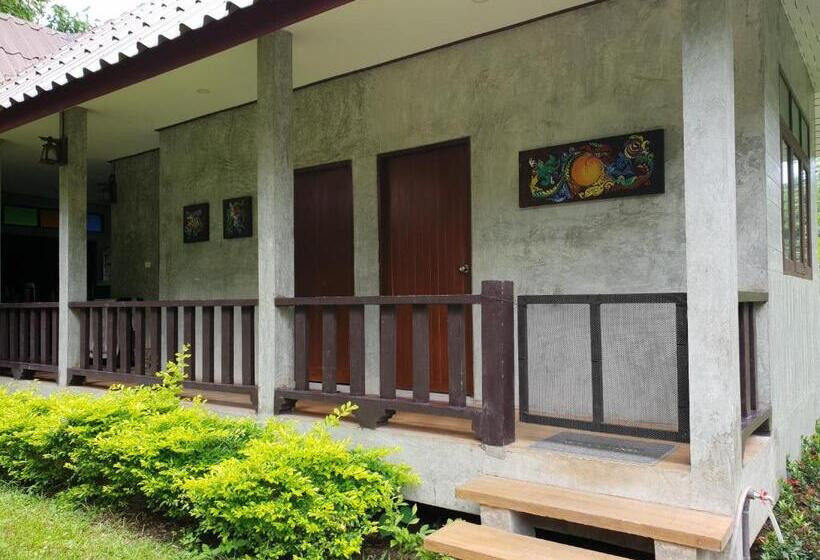 Standard room with outdoor bath, Phutawan Pundao