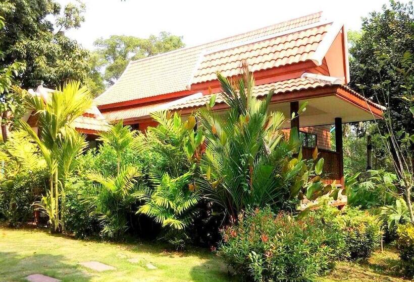 ویلای 2 خوابه با چشم‌انداز باغ, Siam Tara Resort
