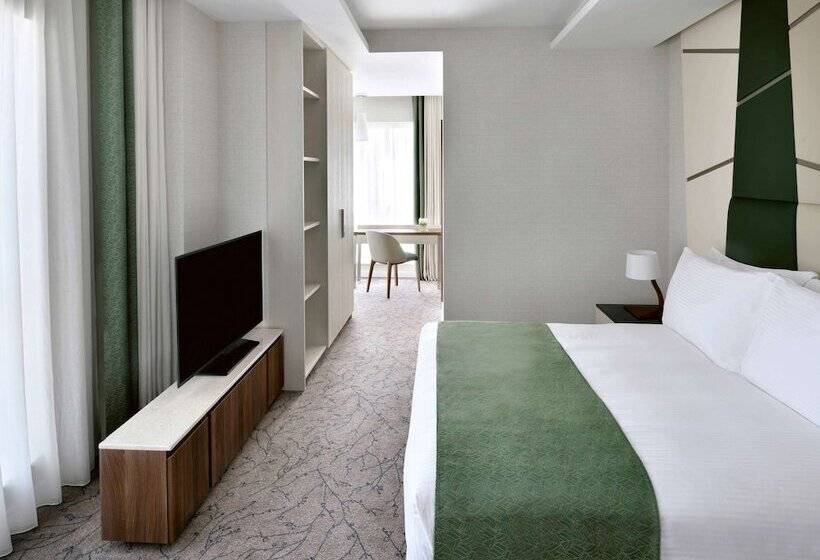 Апартаменты 2 Спальни, Mövenpick Hotel Apartments Downtown Dubai