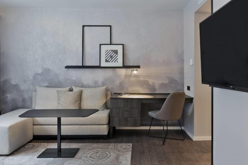Superior studio with city view, Residence Inn By Marriott Frankfurt City Center
