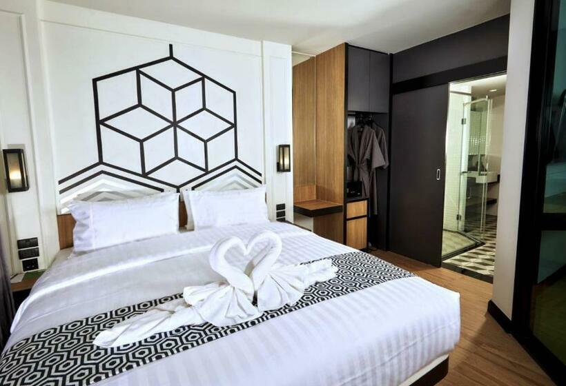 Люкс, Chezzotel Pattaya