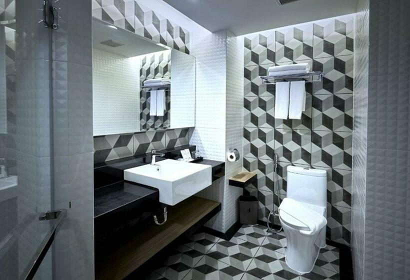 Люкс, Chezzotel Pattaya