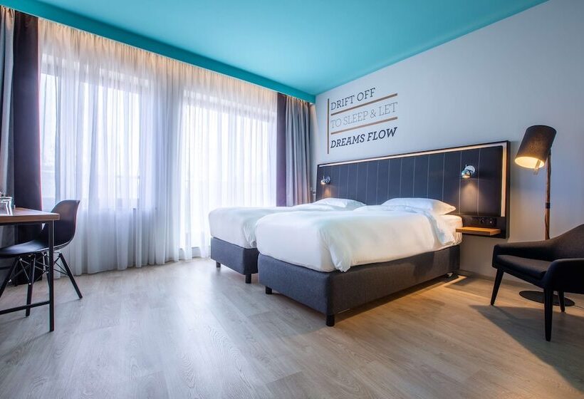 غرفة قياسية مزوَّدة بشُرفة, Park Inn By Radisson Poznan