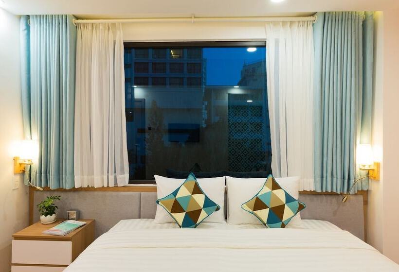 اتاق لوکس با چشم‌انداز شهر, Xala Boutique