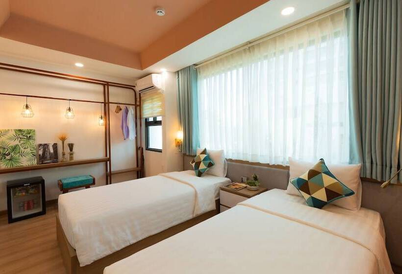 اتاق لوکس با چشم‌انداز شهر, Xala Boutique