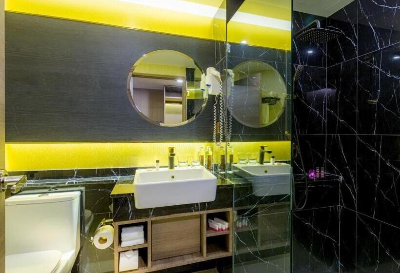 Номер Премиум, Glow Sukhumvit 5