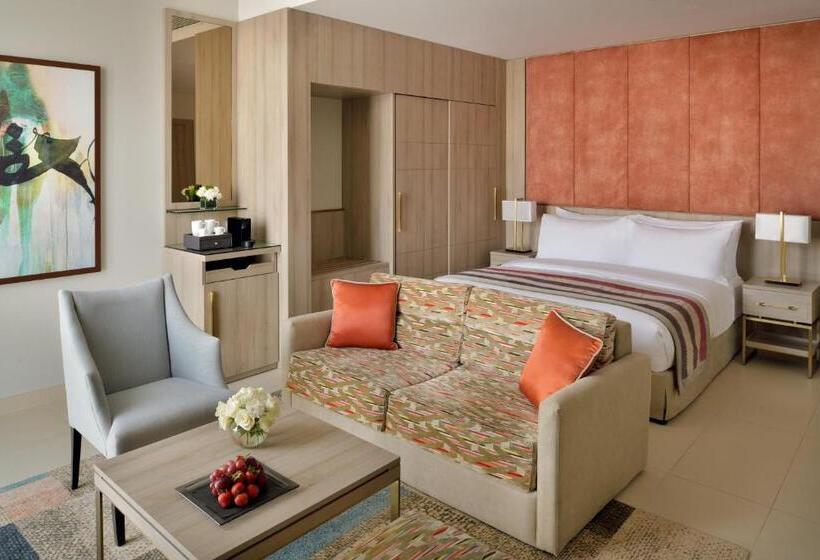 Номер Superior с Видом, Mövenpick Hotel Tahlia Jeddah