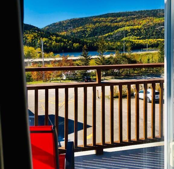 Номер Стандарт с Балконом, Hôtel Motel Le Beluga