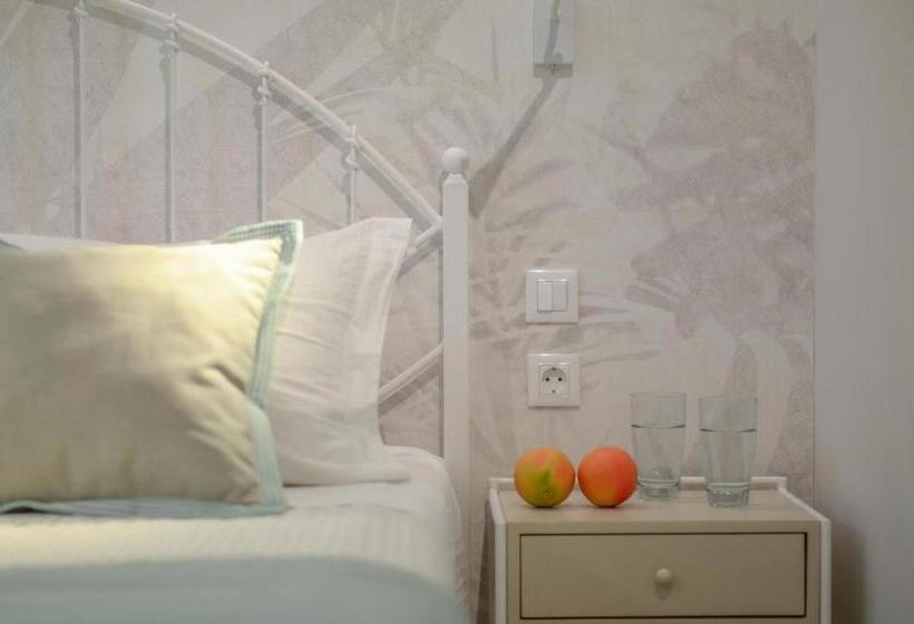 标准间, Antony Suites