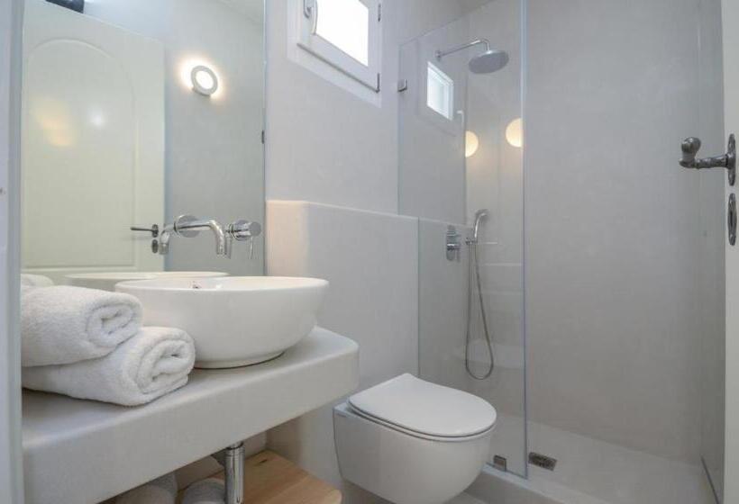 标准间, Antony Suites