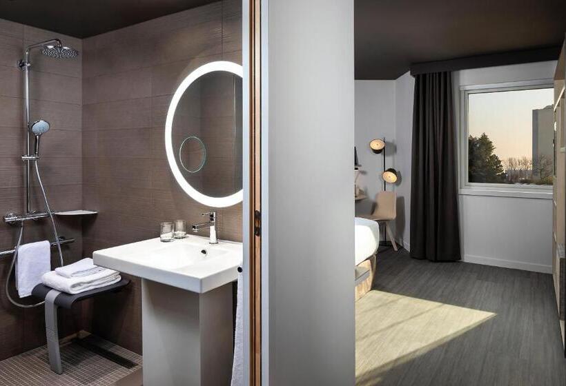 Номер Стандарт Адаптированный для Инвалидов, Innside By Meliá Paris Charles De Gaulle Airport