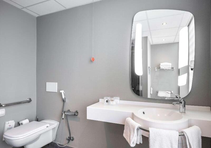 Номер Стандарт Адаптированный для Инвалидов, Innside By Meliá Paris Charles De Gaulle Airport