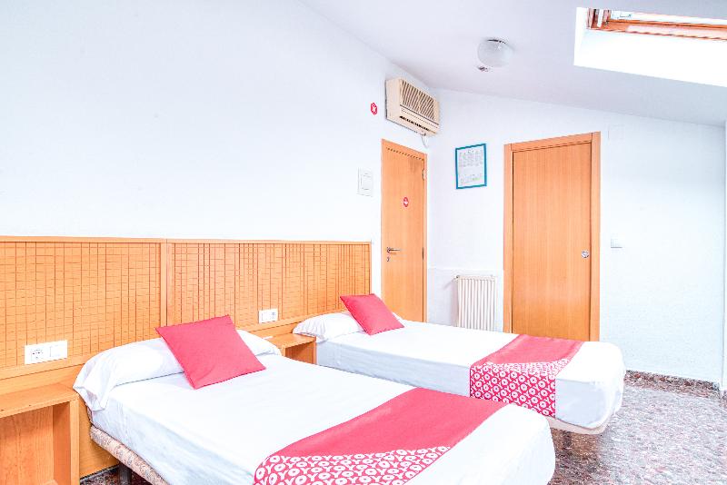 Номер Стандарт Трехместный, Hostal Nova Picanya
