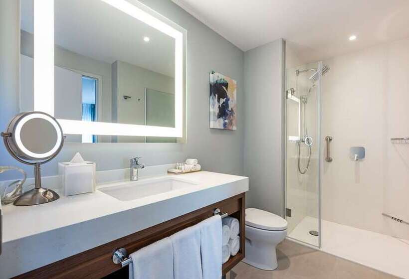 Люкс Кровать Кинг, Embassy Suites By Hilton St Augustine Beach Oceanfront Resort