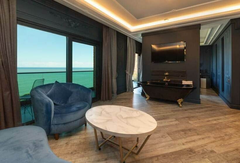 سوئیت رویال, Mavi Marin Boutique