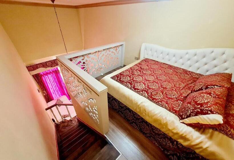 غرفة إقتصادية, Sofia Boutique