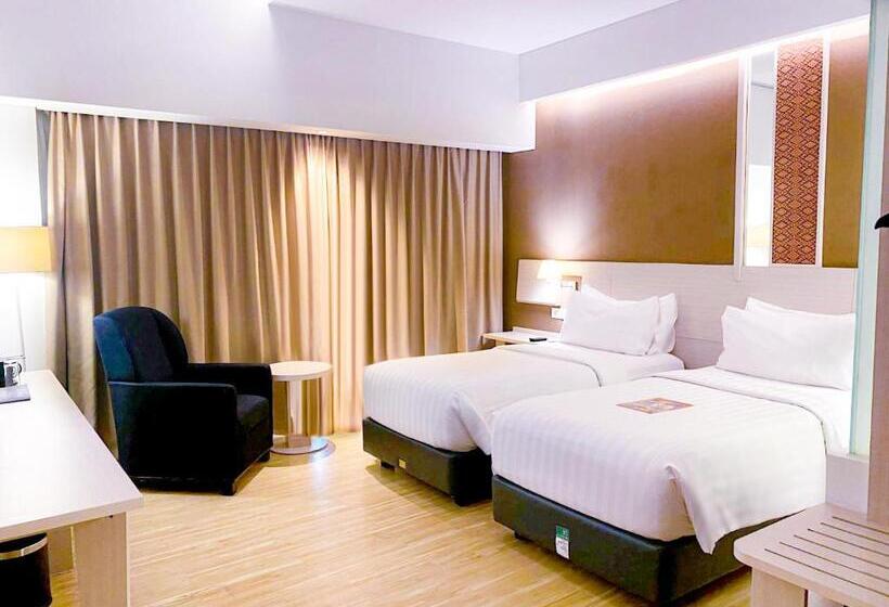 Номер Deluxe, Harper Palembang By Aston