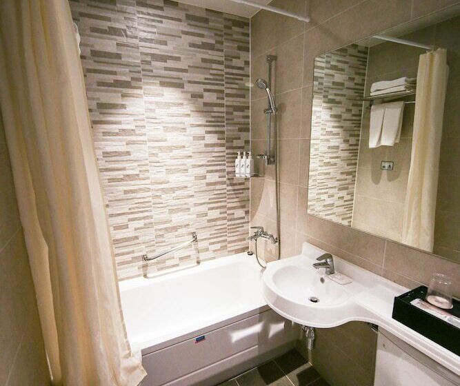 Quarto Familiar, Dormy Inn Express Seoul Insadong