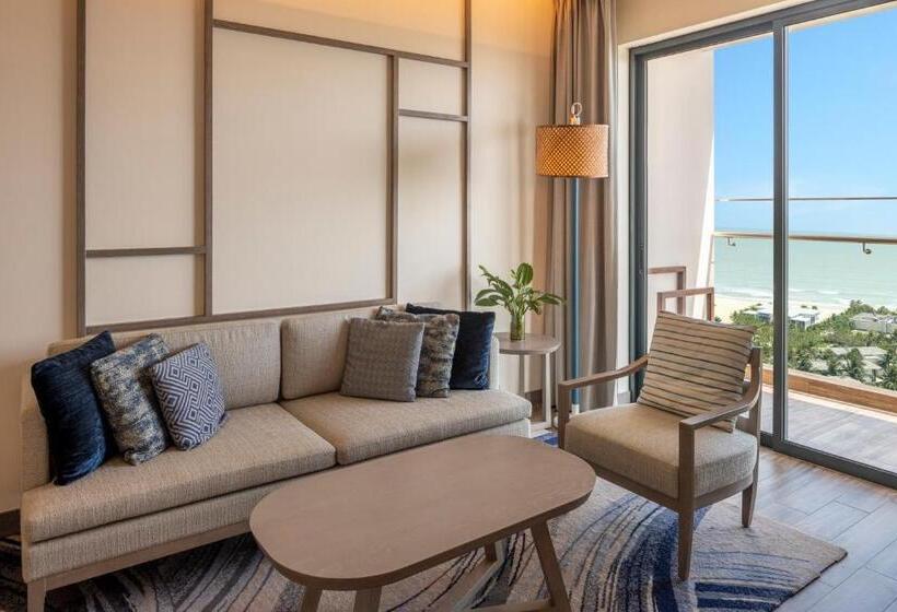 سوییت جونیور با چشم‌انداز دریا, Melia Ho Tram Beach Resort