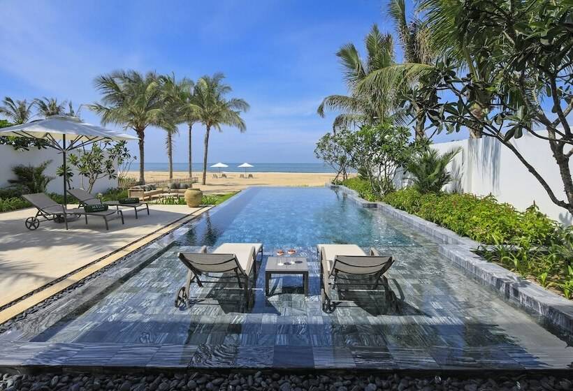 ویلای 4 خوابه, Melia Ho Tram Beach Resort