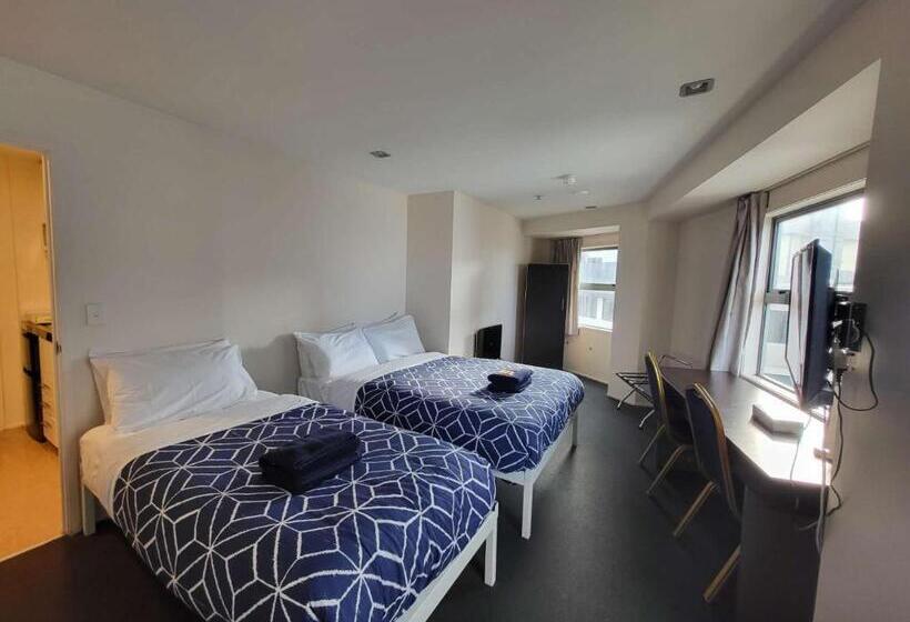 标准工作室, Empire Apartments