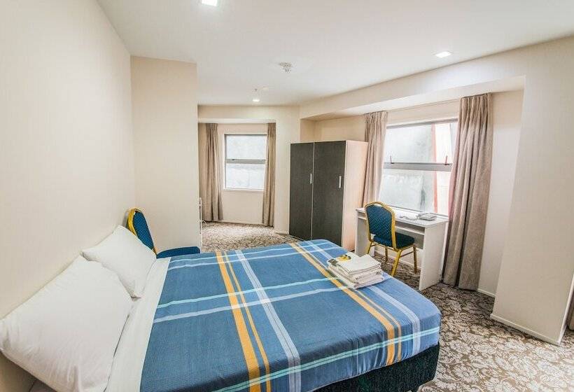 带双人床的标准工作室, Empire Apartments