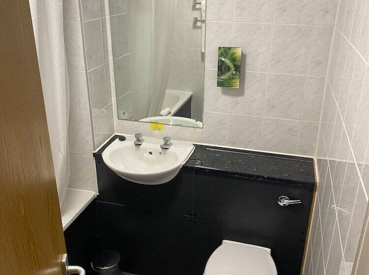 Номер Стандарт, Purple Roomz Preston South