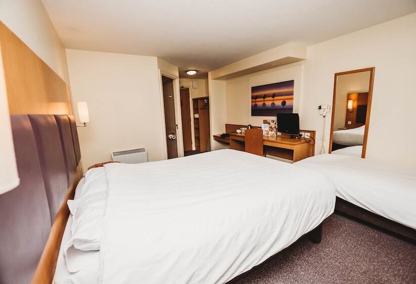 Номер Стандарт, Purple Roomz Preston South