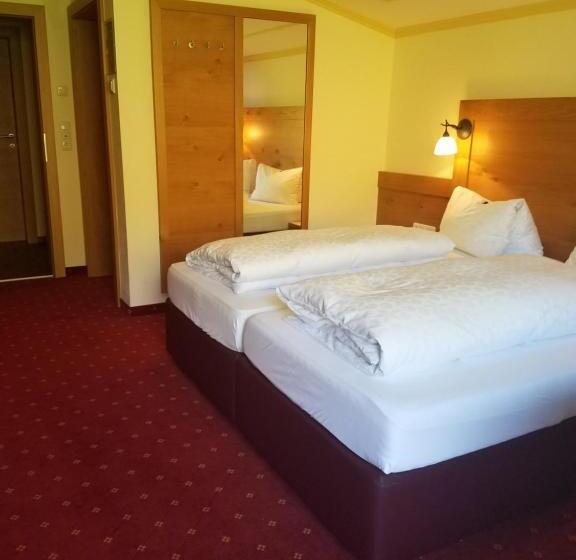 اتاق لوکس چهار تخته, Aparthotel Hohe Brücke