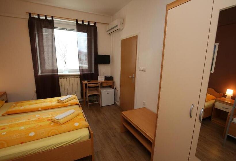 اتاق استاندارد چهار تخته, Apartments Furman   Self Check In