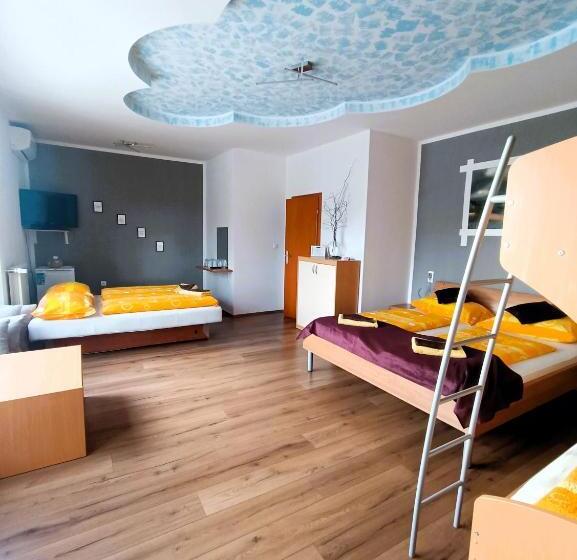 اتاق استاندارد چهار تخته, Apartments Furman   Self Check In