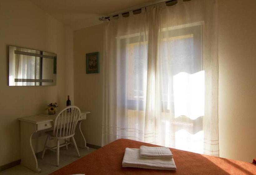 اتاق استاندارد سه نفره, Agriturismo Sa Rocca