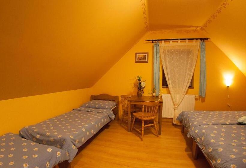 Четырехместный Номер Стандарт, Penzion Zatisi