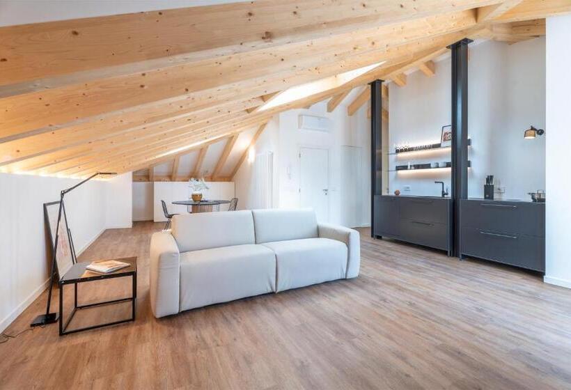 Suite with lake view, Casa Al Sole