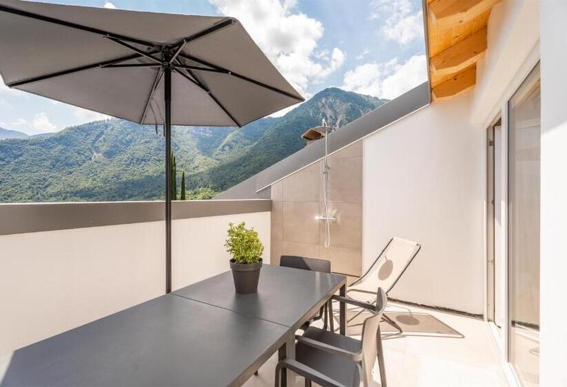 Suite with lake view, Casa Al Sole