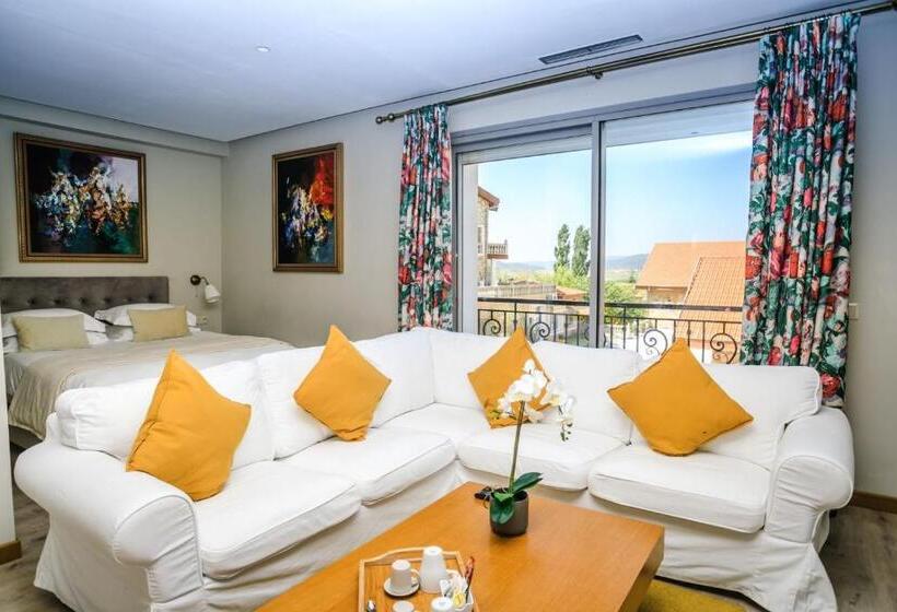 Suite, Le Palais Des Cerisiers