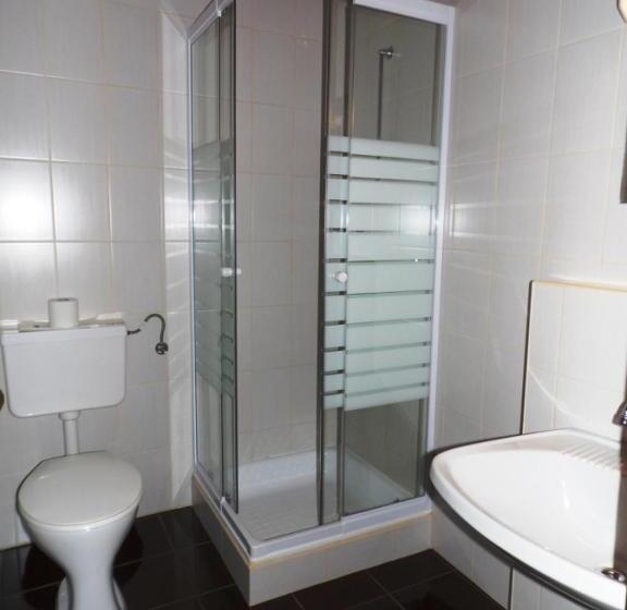 Номер Стандарт, Pension Tilly