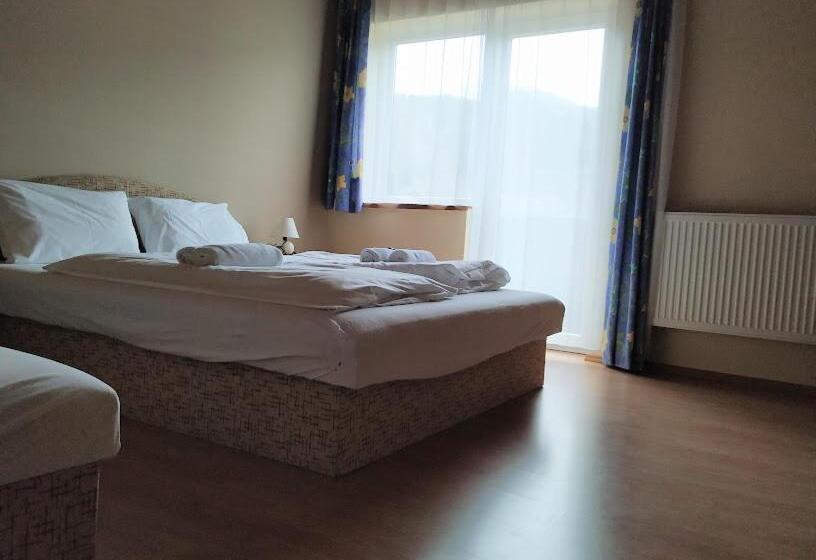 Семейный Номер, Pension Tilly