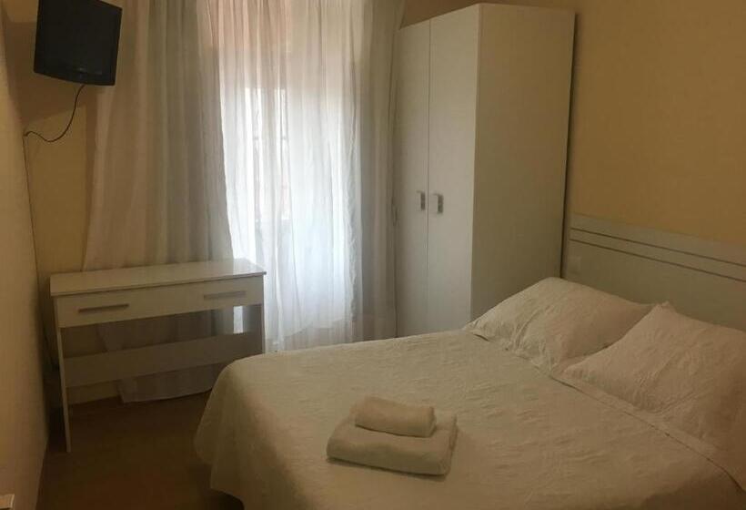 标准间, Hostal O Patron