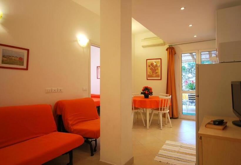 Апартаменты 1 Спальня с Террасой, Residence Glicini