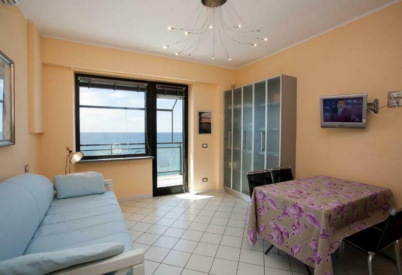 带1个卧室的带海景的公寓, Residence Le Dune Club