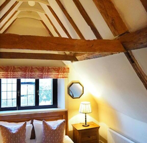 Family Suite, Bear And Ragged Staff
