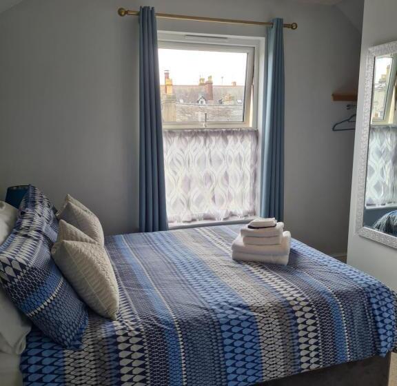 Quarto Basic, Glascoed Guest House