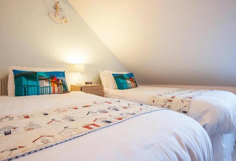 Quarto Estandar, Glascoed Guest House