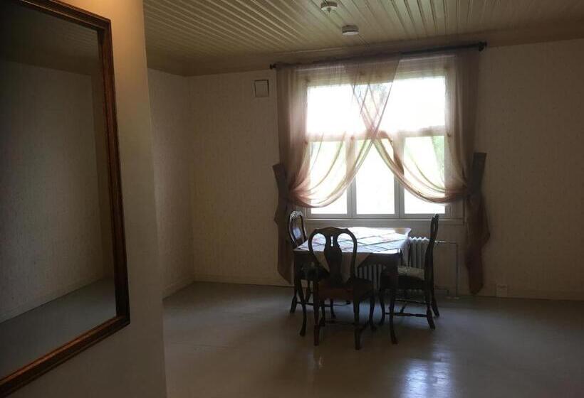 Семейный Номер, Guesthouse Kumpunen
