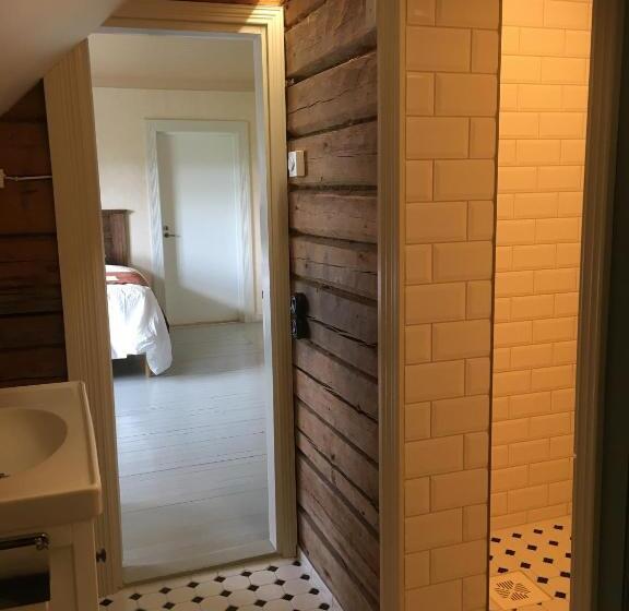 Семейный Номер, Guesthouse Kumpunen